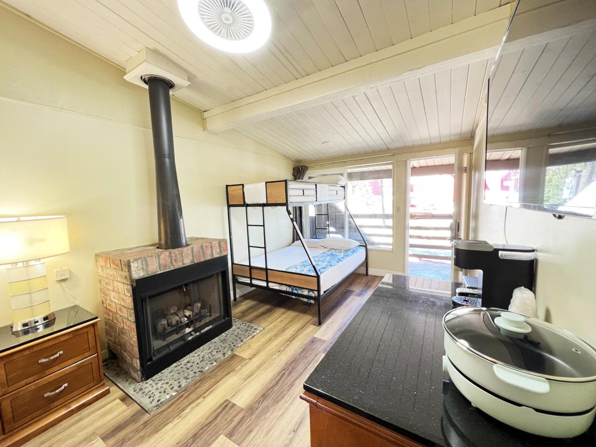 Omeo Suites Big Bear Velké Medvědí jezero Pokoj fotografie